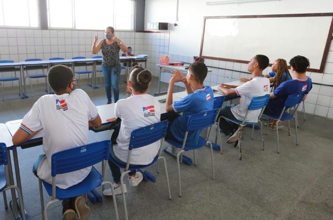 Você está visualizando atualmente Governo propõe estender parte do repasse dos precatórios a todos os profissionais da Educação Básica