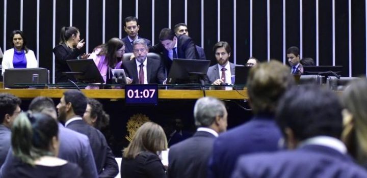 Câmara conclui votação do arcabouço fiscal