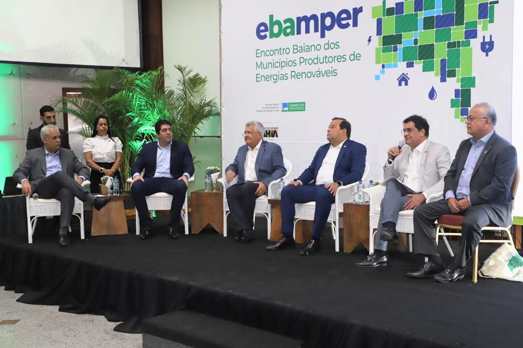 Você está visualizando atualmente Setur-BA participa de evento sobre energia verde e de homenagem aos guias de turismo