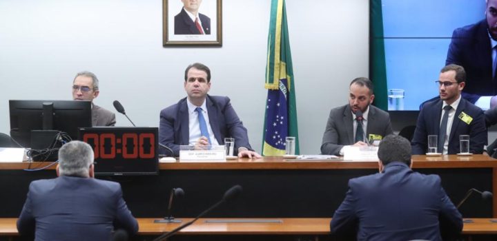 Mateus Muller acusa Atlas de subornar autoridades na CPI das pirâmides financeiras