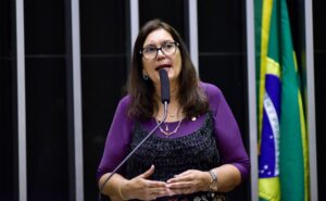 Leia mais sobre o artigo Câmara aprova permite que brasileiros não percam  nacionalidade brasileira para quem opta pela cidadania de outro país