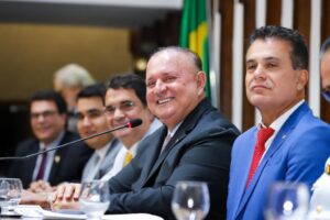 Leia mais sobre o artigo Assembleia Legislativa da Bahia Menezes realiza sessão especial da economia do mar
