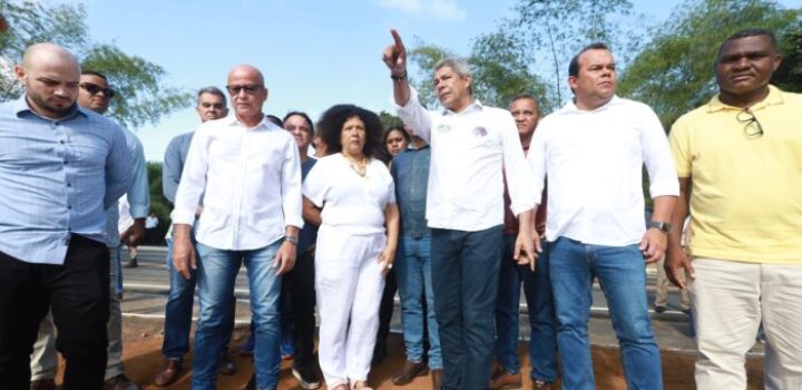 Governador entrega obra emergencial na Estrada do Derba, libera tráfego na região e anuncia duplicação da rodovia