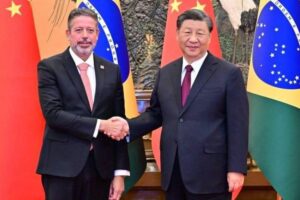 Leia mais sobre o artigo Lira e Xi Jinping se reúnem em Pequim e discutem maior cooperação entre Brasil e China