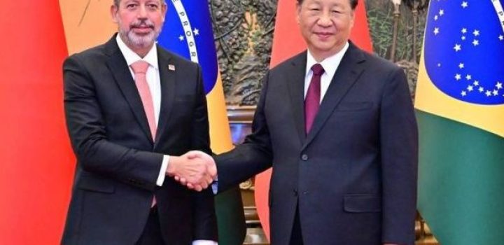 Lira e Xi Jinping se reúnem em Pequim e discutem maior cooperação entre Brasil e China