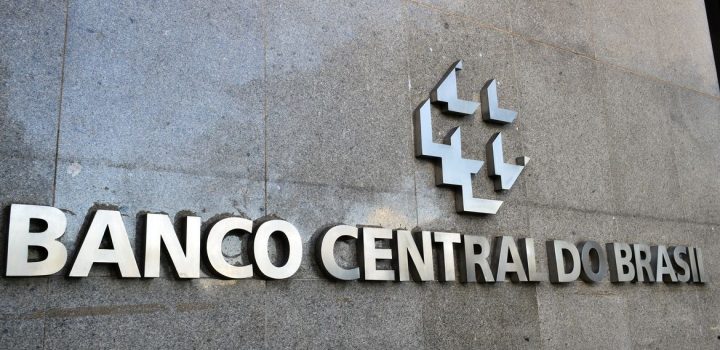 Estimativas do mercado para inflação e PIB permanecem estáveis