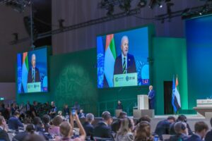 Leia mais sobre o artigo Azerbaijão e Brasil sediarão as próximas edições da COP sobre Mudanças Climáticas