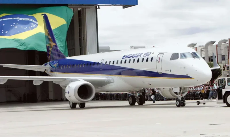 Você está visualizando atualmente Exportação de aeronaves da Embraer reforça balança comercial brasileira