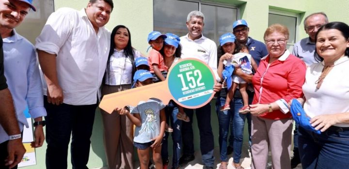 Governador da Bahia entrega novas moradias em Euclides da Cunha