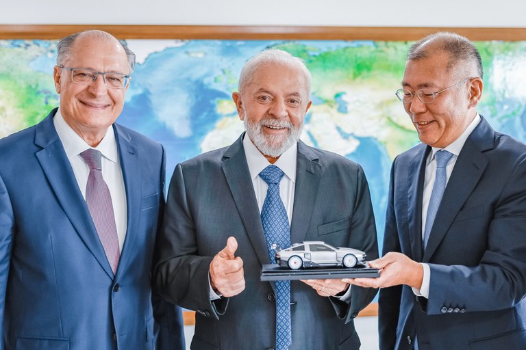 Presidente do grupo Hyundai anuncia investimentos de US$ 1,1 bilhão no Brasil