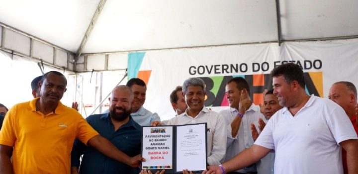 Jerônimo Rodrigues entrega obras no sul baiano