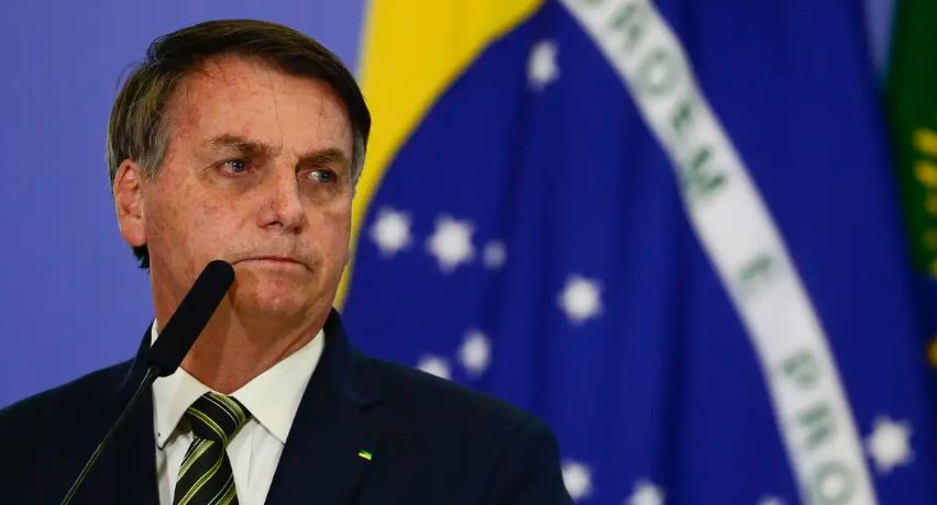 Você está visualizando atualmente COVID: Bolsonaro é indiciado por fraude em cartão de vacinação