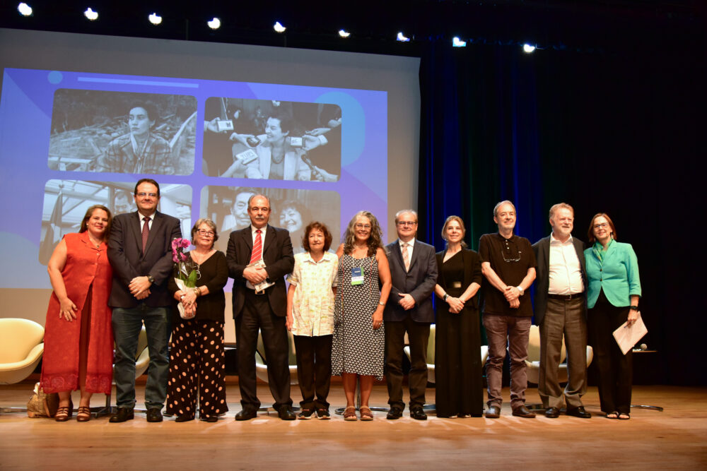 Você está visualizando atualmente BNDES homenageia professora Maria da Conceição Tavares