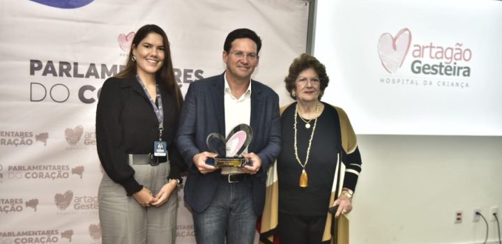 João Roma é homenageado no Martagão Gesteira