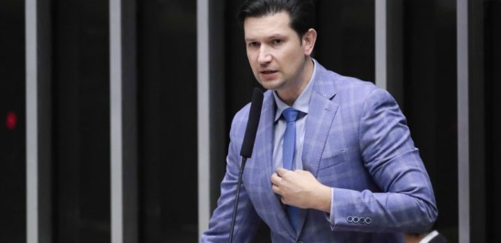 Projeto multa por improbidade para usuário de serviço público