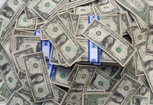Leia mais sobre o artigo Dólar cai para R$ 5,11 com decisão da agência Moody’s
