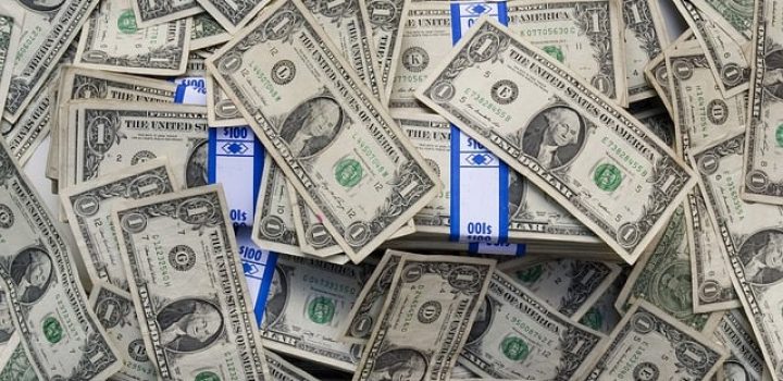 Dólar cai para R$ 5,11 com decisão da agência Moody’s