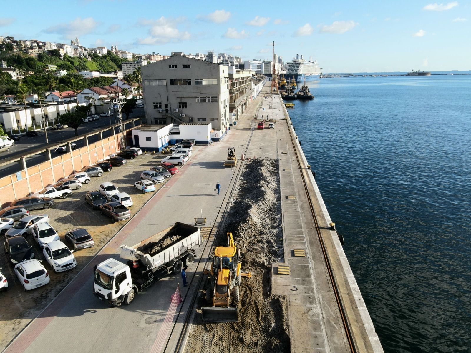Você está visualizando atualmente CODEBA requalifica o cais do Porto de Salvador