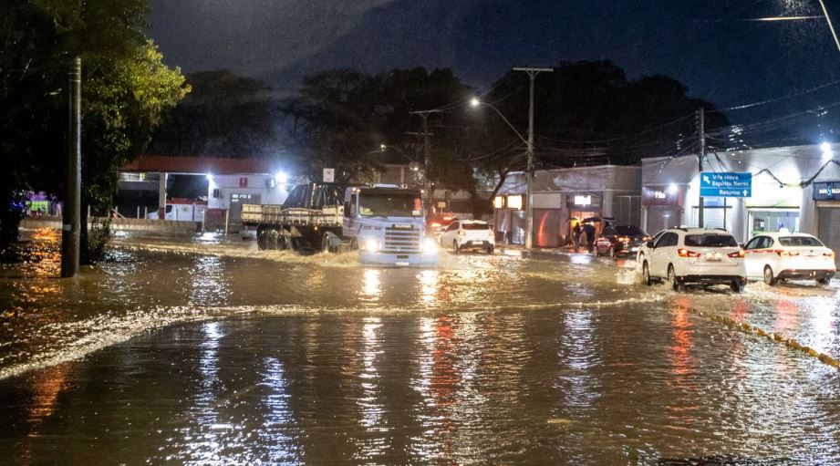 Você está visualizando atualmente Enchentes no RS causaram prejuízos de R$ 3,32 bilhões ao varejo