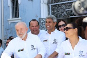 Leia mais sobre o artigo Lula se une a Jerônimo na maior festa cívica da Bahia