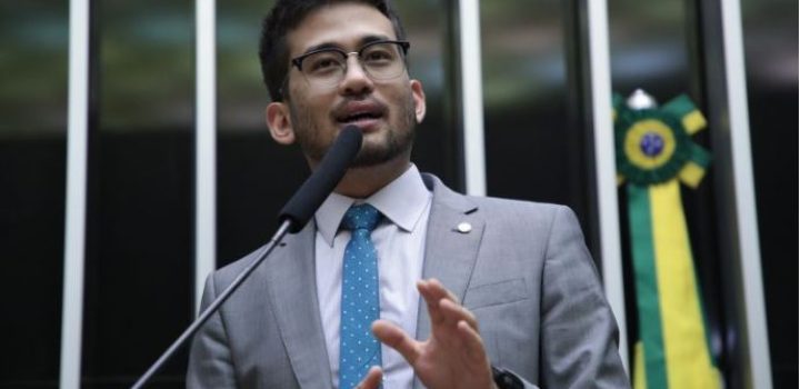 Projeto exclui vínculo empregatício para trabalhador de navios de cruzeiros