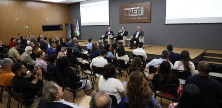 Na Fieb, Governo apresenta para programa de regularização fiscal