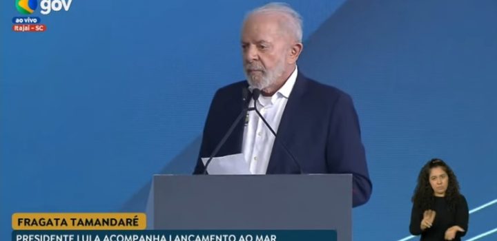 Lula pede minuto de silêncio por vítimas de acidente aéreo