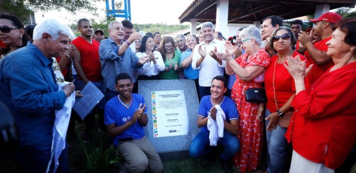 Escola de tempo integral é entregue em Aiquara