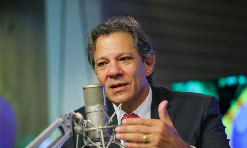 Haddad celebra reoneração da folha: “custou mais de R$ 200 bilhões”