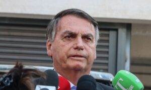 Leia mais sobre o artigo PF indicia Bolsonaro e mais 36 por tentativa de golpe de Estado