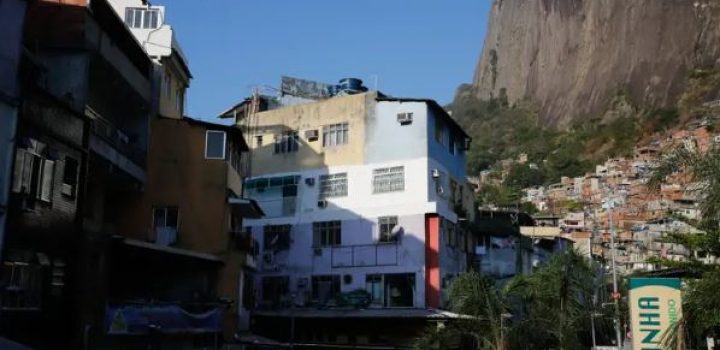 Quase 16,4 milhões de pessoas moram em favelas no Brasil, revela Censo