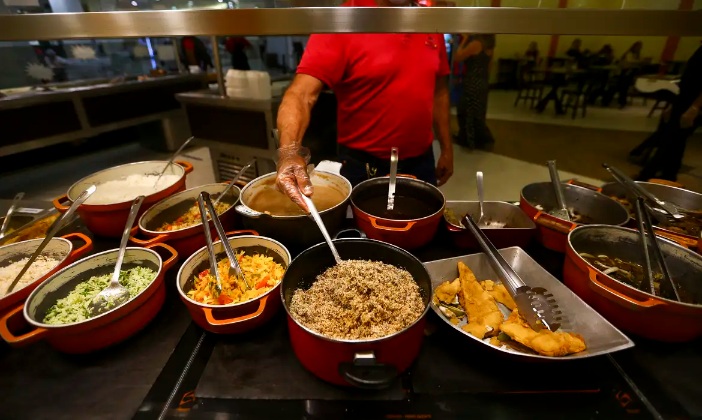 Custos elevados e dívidas comprometem lucros de bares e restaurantes