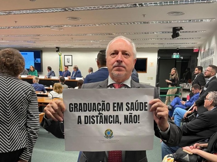 Conselho de Odontologia é contra graduação EAD em saúde