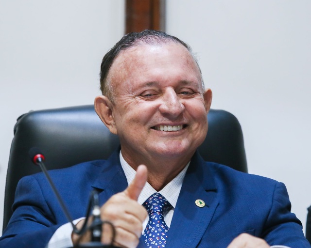 Você está visualizando atualmente Adolfo Menezes diz que sua “possível reeleição não está garantida”