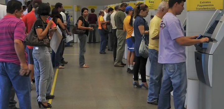 Inadimplência cresce e atinge 68,62 mi consumidores em novembro