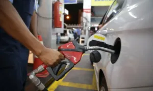 Leia mais sobre o artigo Gasolina e etanol encerram 2024 em alta com aumento em dezembro