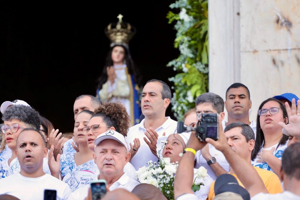 Você está visualizando atualmente Prefeito Bruno Reis revela desejos para Salvador durante Lavagem do Bonfim