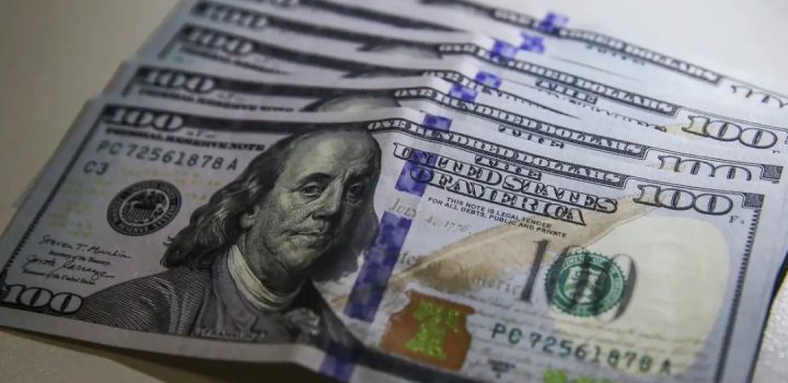 Em dia de posse de Trump, dólar fecha com queda cotadi a R$ 6,041