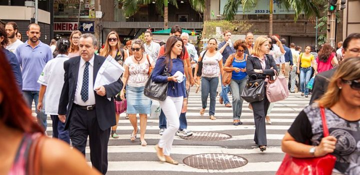 Taxa de desocupação fica em 6,2% em dezembro e média do ano fica em 6,6%