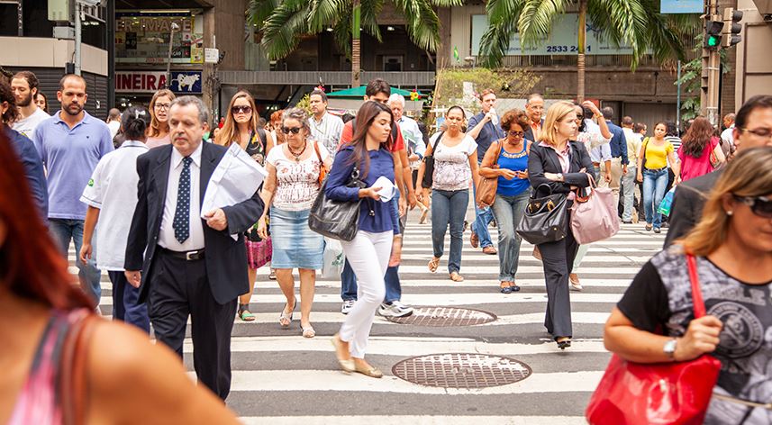 Taxa de desocupação fica em 6,2% em dezembro e média do ano fica em 6,6%