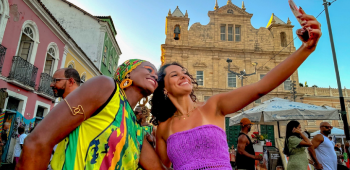Crescimento em viagens internacionais mostra recorde de visitantes em Carnaval da Bahia
