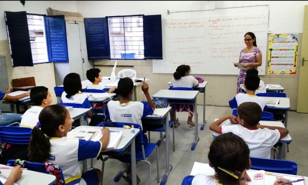 Você está visualizando atualmente Governo vai destinar R$ 35,5 bilhões para salário-educação em 2025