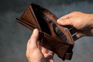 Leia mais sobre o artigo Empresas brasileiras registraram queda de 4,9 p.p. na quitação de dívidas, aponta Serasa