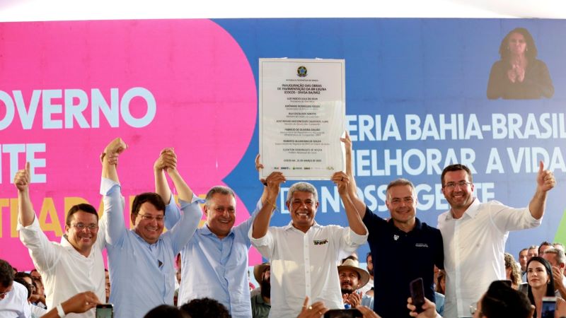 Você está visualizando atualmente Pavimentação da BR-135 impulsiona mobilidade e economia no Oeste da Bahia