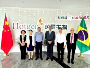 Leia mais sobre o artigo Governador firma parceria com empresa chinesa para produção de testes rápidos pela Bahiafarma
