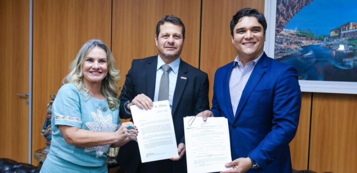 Presidente Ivana Bastos recebe projeto de LDO 2026, que projeta receita R$ 72 bi e crescimento de 3% no PIB