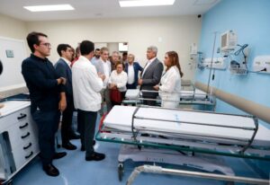 Leia mais sobre o artigo Governador entrega reforma da hemodinâmica e autoriza novas obras no Hospital Ana Nery