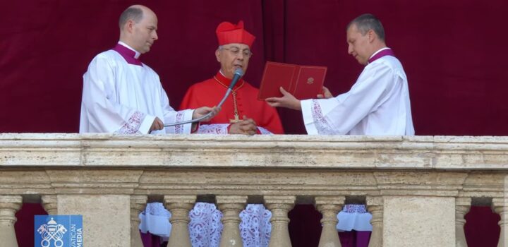 Cardeal Robert Francis Prevost é o novo papa e se chamará Leão XIV