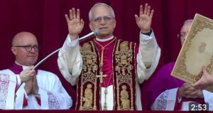 Leia mais sobre o artigo Quem é cardeal Robert Francis, o novo Papa Leão XIV e os desafios que vai enfrentar