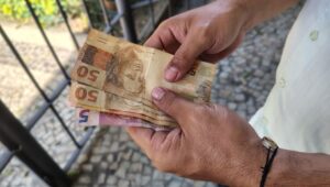 Leia mais sobre o artigo Rendimento per capita é recorde e desigualdades caem ao menor nível desde 2012